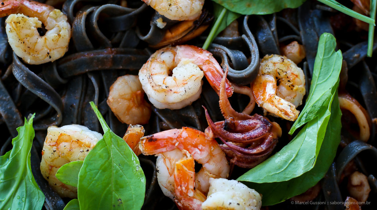 macarrão nero di seppia